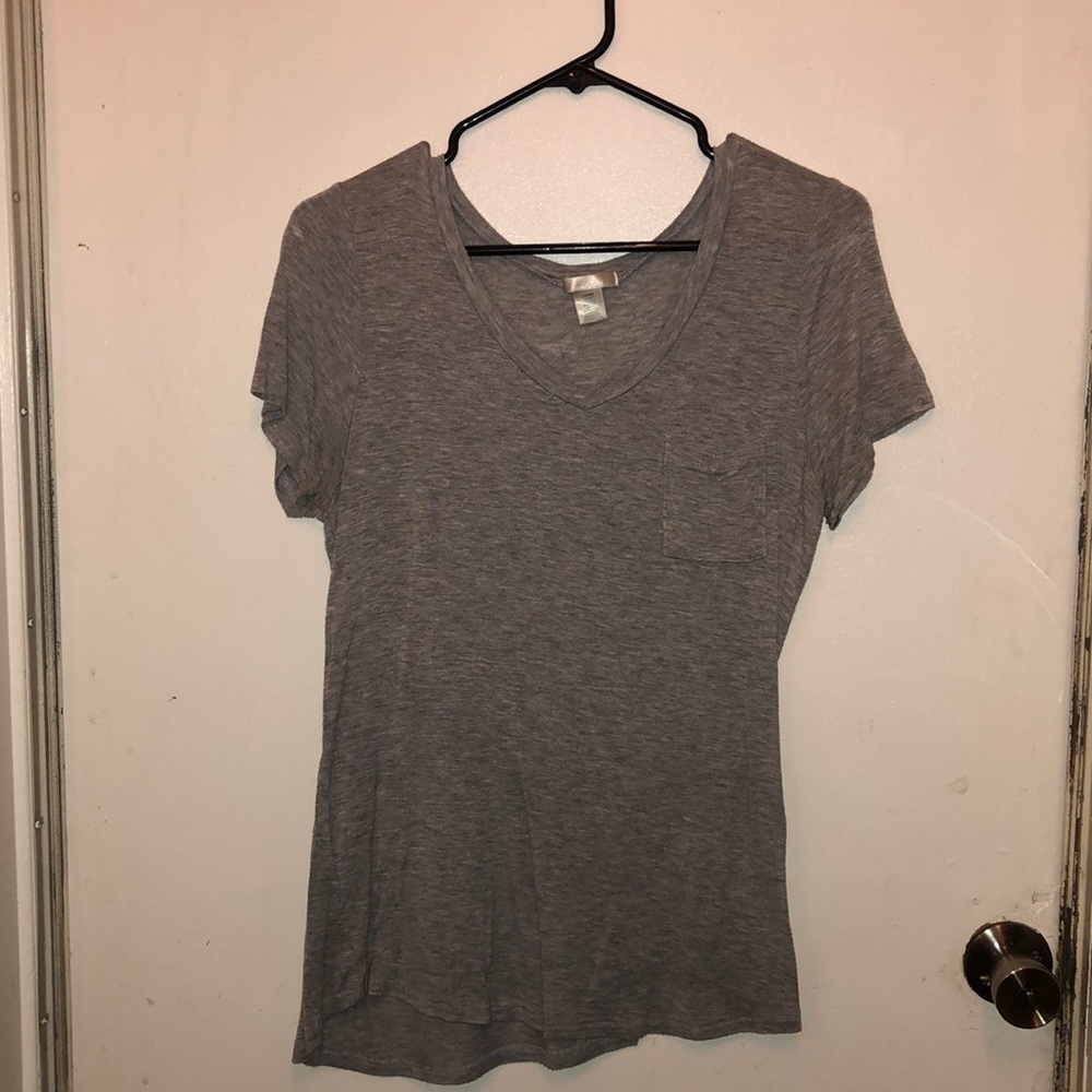 Grey v neck t shirt